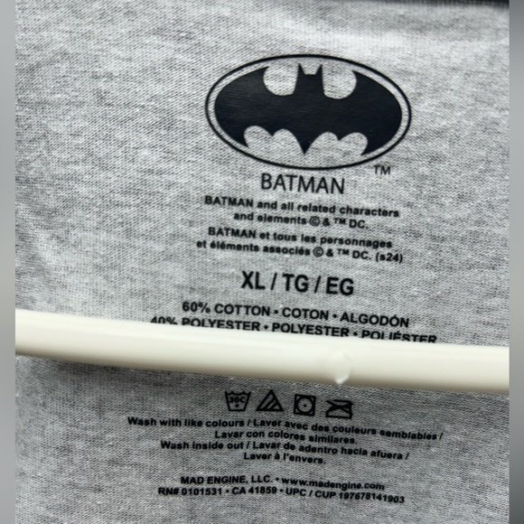 Batman - The Joker XL Long Sleeve Shirt - BNWT 🃏 - Picture 5 of 6